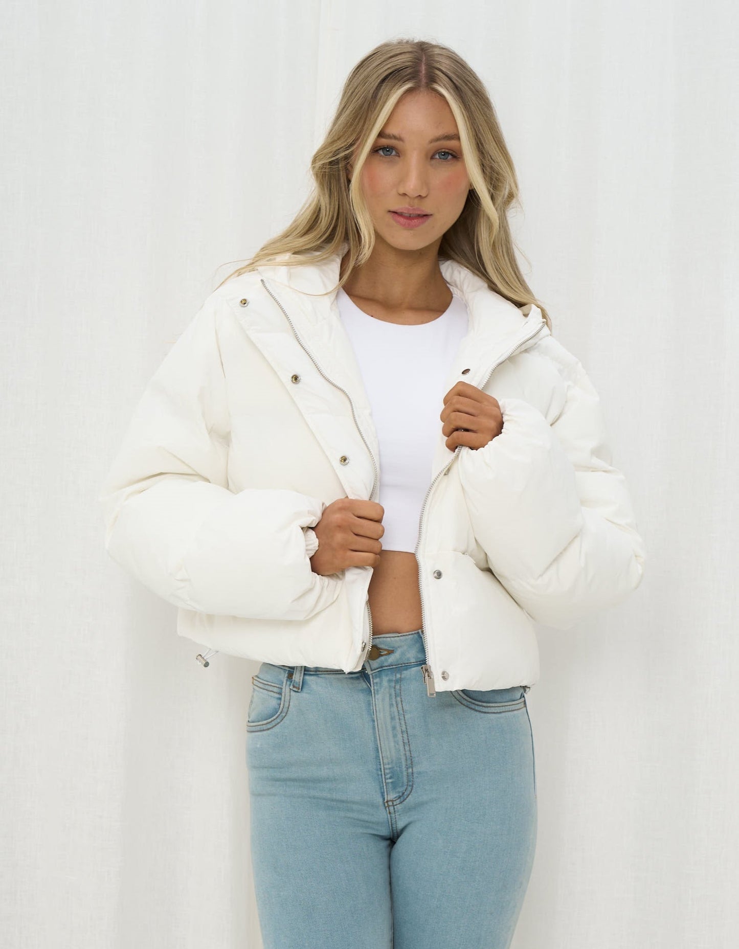 Cropped Puffer Jacket – White