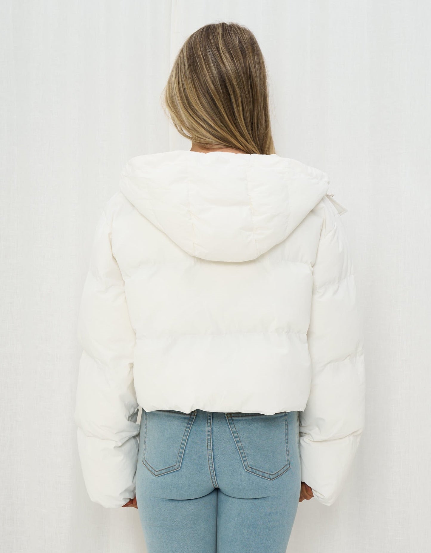 Cropped Puffer Jacket – White