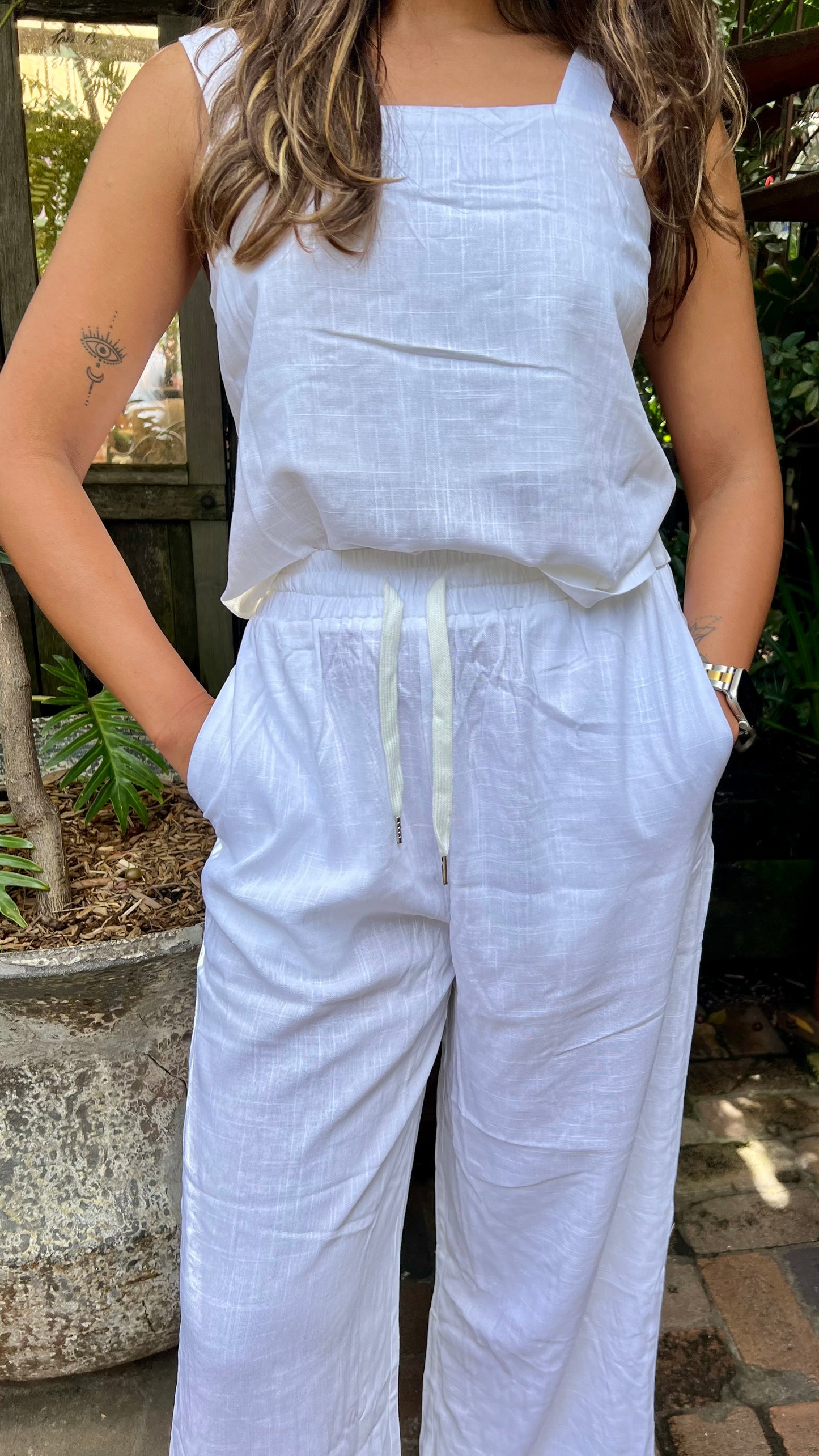 St Byron top white